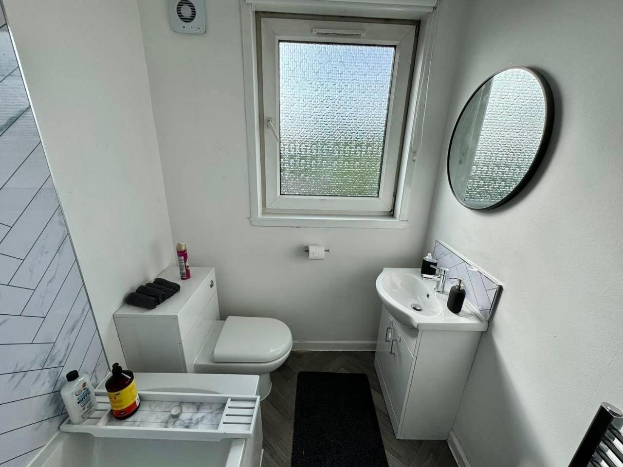 Clydebank Brand New 3Bdr Home, Glasgow Eksteriør billede