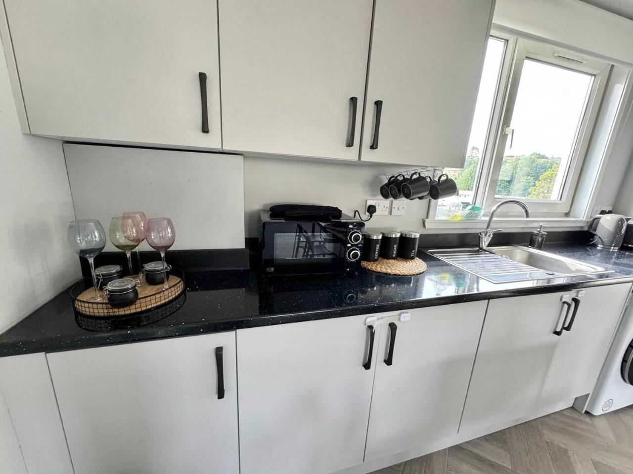 Clydebank Brand New 3Bdr Home, Glasgow Eksteriør billede