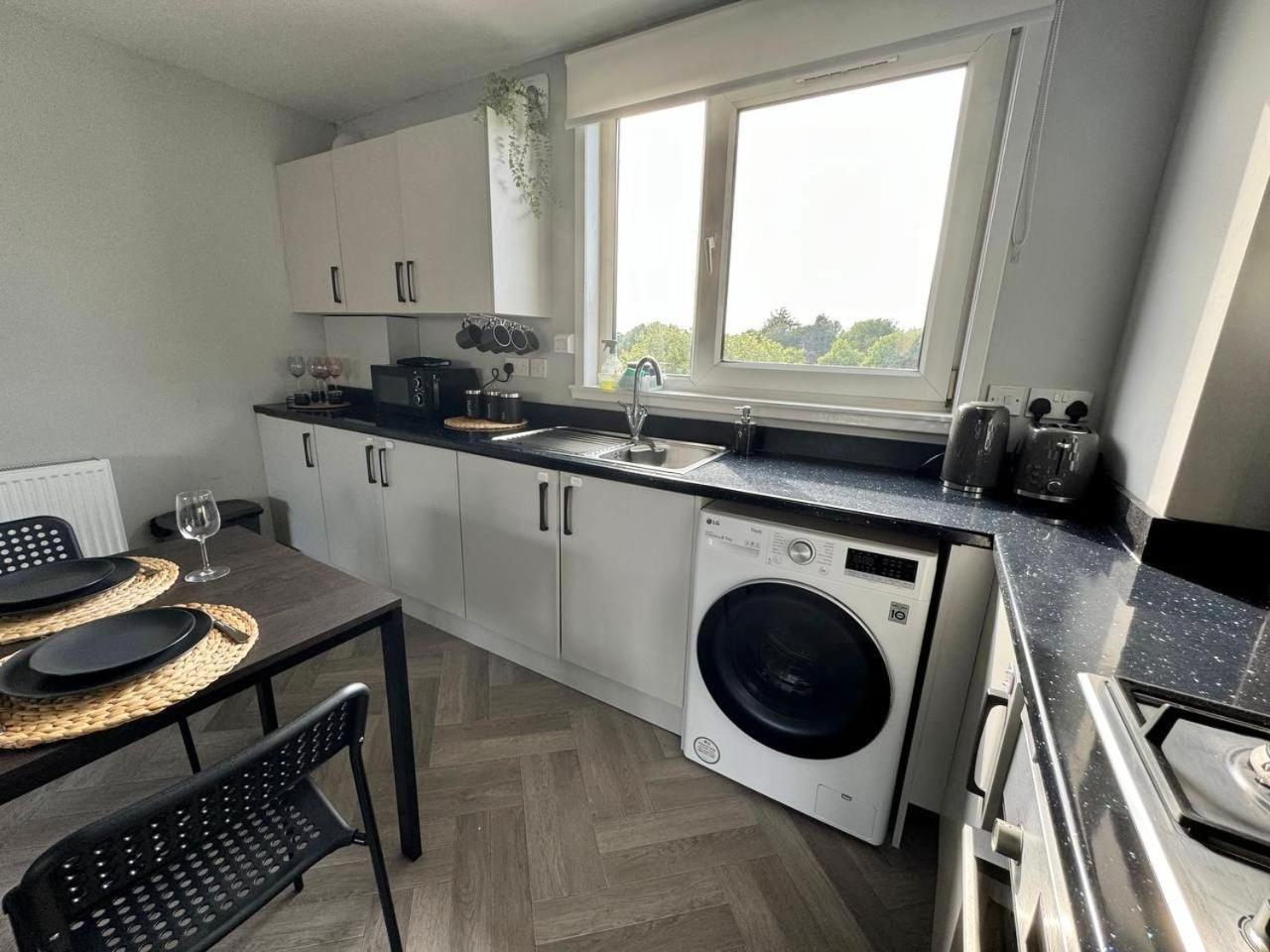 Clydebank Brand New 3Bdr Home, Glasgow Eksteriør billede
